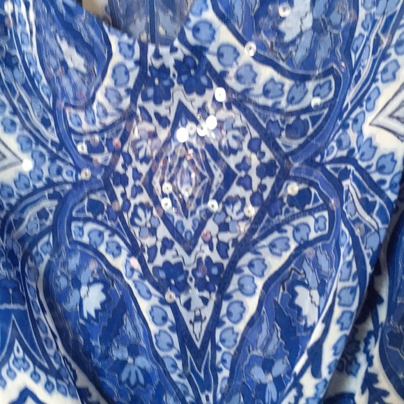 Jennifer Lopez Pretty flutter sleeves top NWOT Medium - Picture 2 of 5